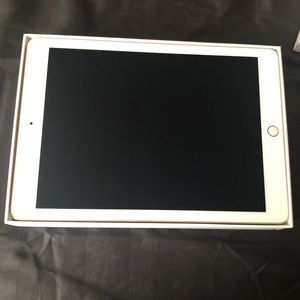 SOLD‼️‼️ iPad Pro 2016 9.7 128GB